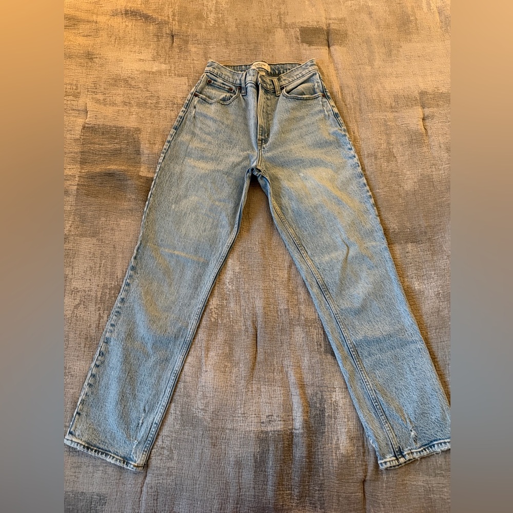 Abercrombie & Fitch Curve Love The 90s Straight Ultra High Rise Jeans